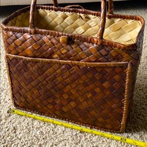 Woven handbag perfect for all occasions.